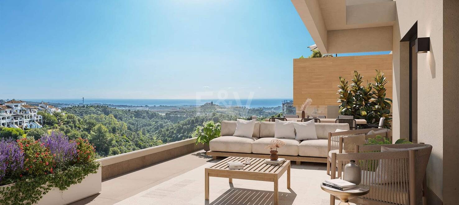 Ático sobre plano con vistas al mar en Altos de Los Monteros