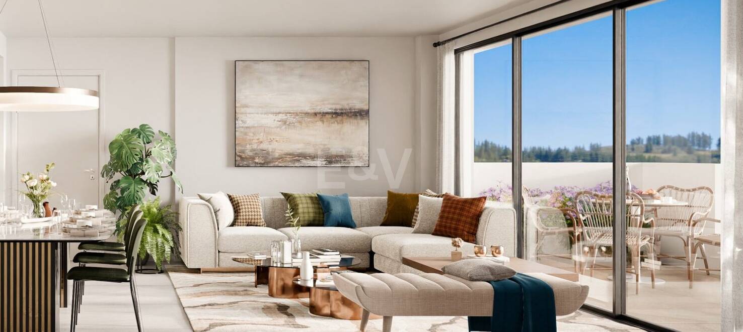 Ático sobre plano con vistas al mar en Altos de Los Monteros