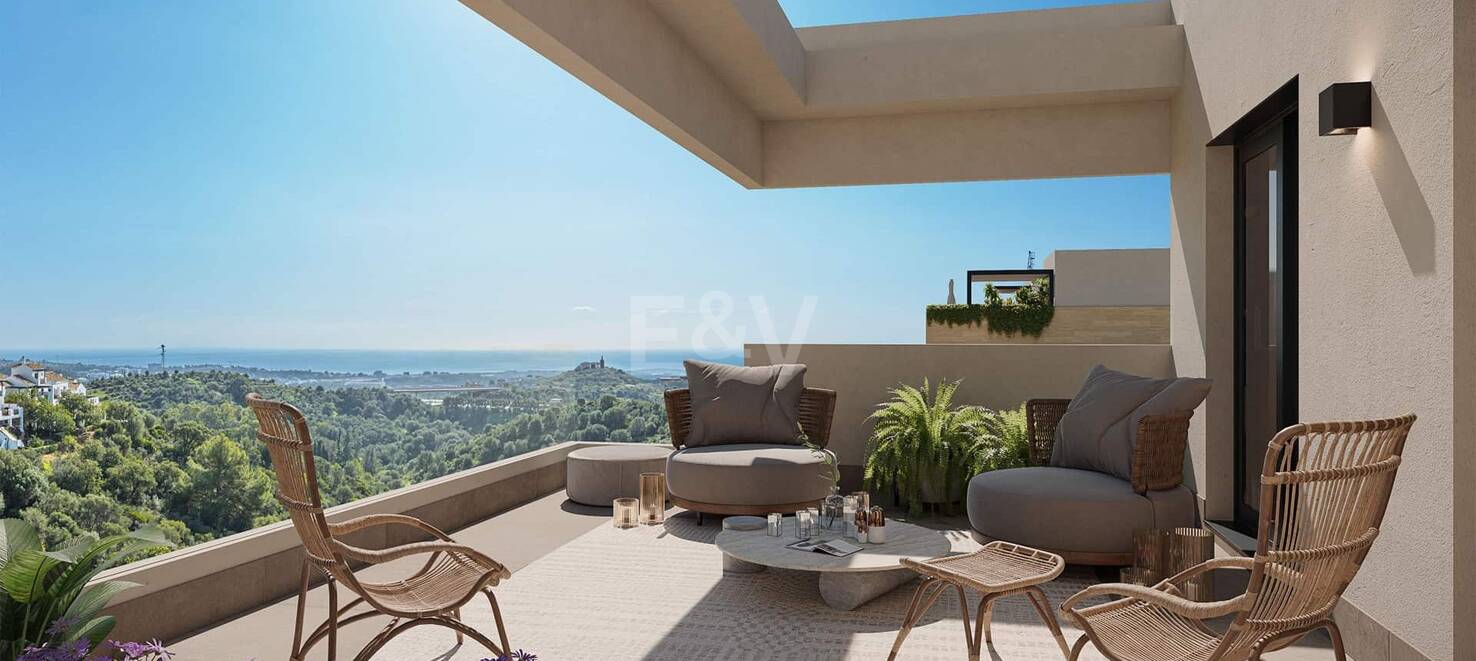 Ático sobre plano con vistas al mar en Altos de Los Monteros