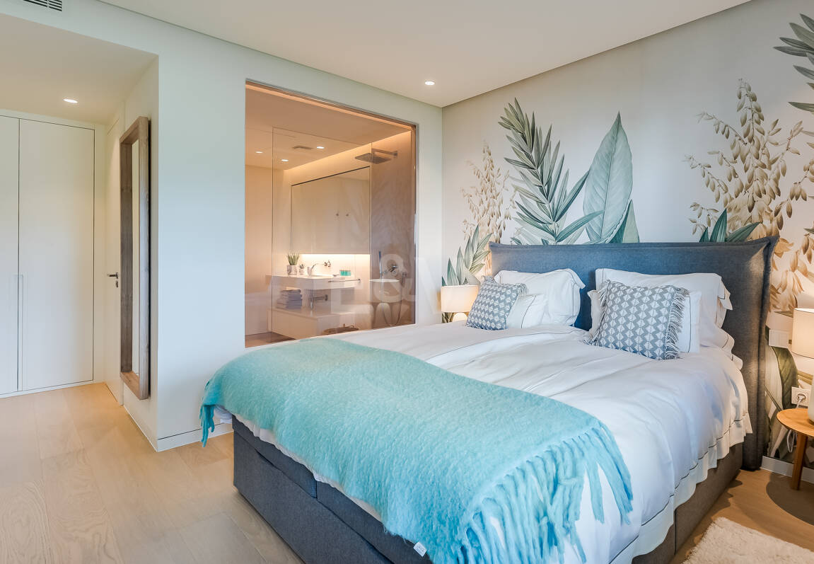 Fully furnished garden Apartment in Palo Alto with Panoramic Sea Views