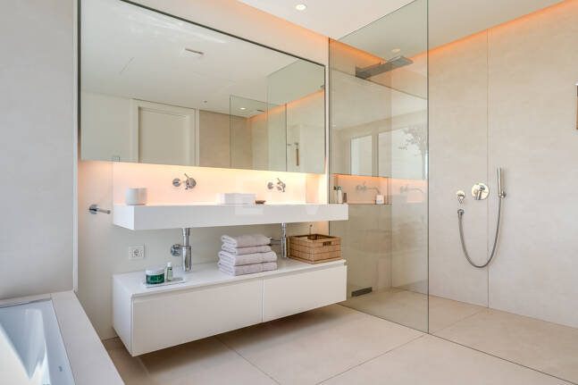 Fully furnished garden Apartment in Palo Alto with Panoramic Sea Views