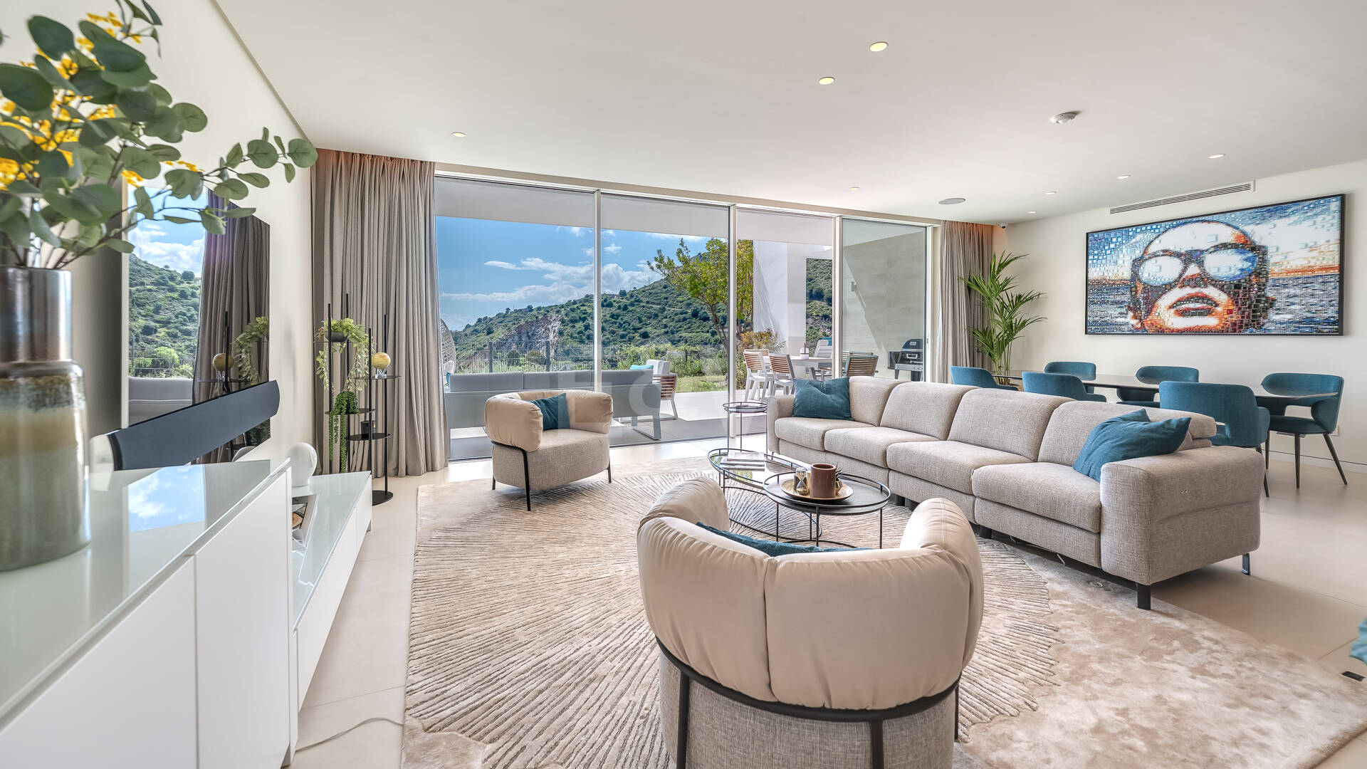 Fully furnished garden Apartment in Palo Alto with Panoramic Sea Views