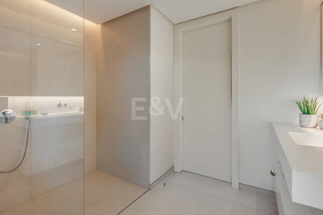 Fully furnished garden Apartment in Palo Alto with Panoramic Sea Views