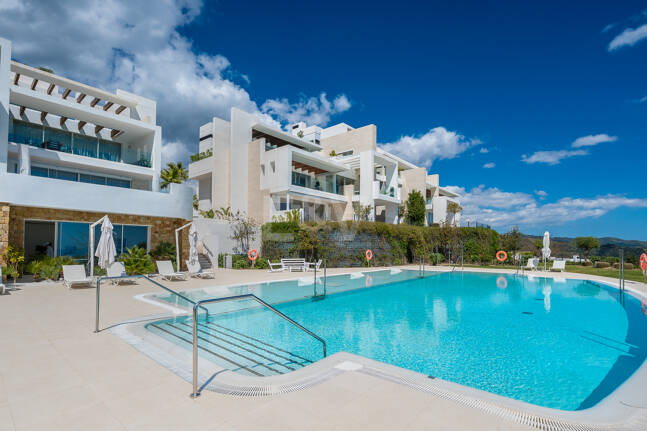 Fully furnished garden Apartment in Palo Alto with Panoramic Sea Views