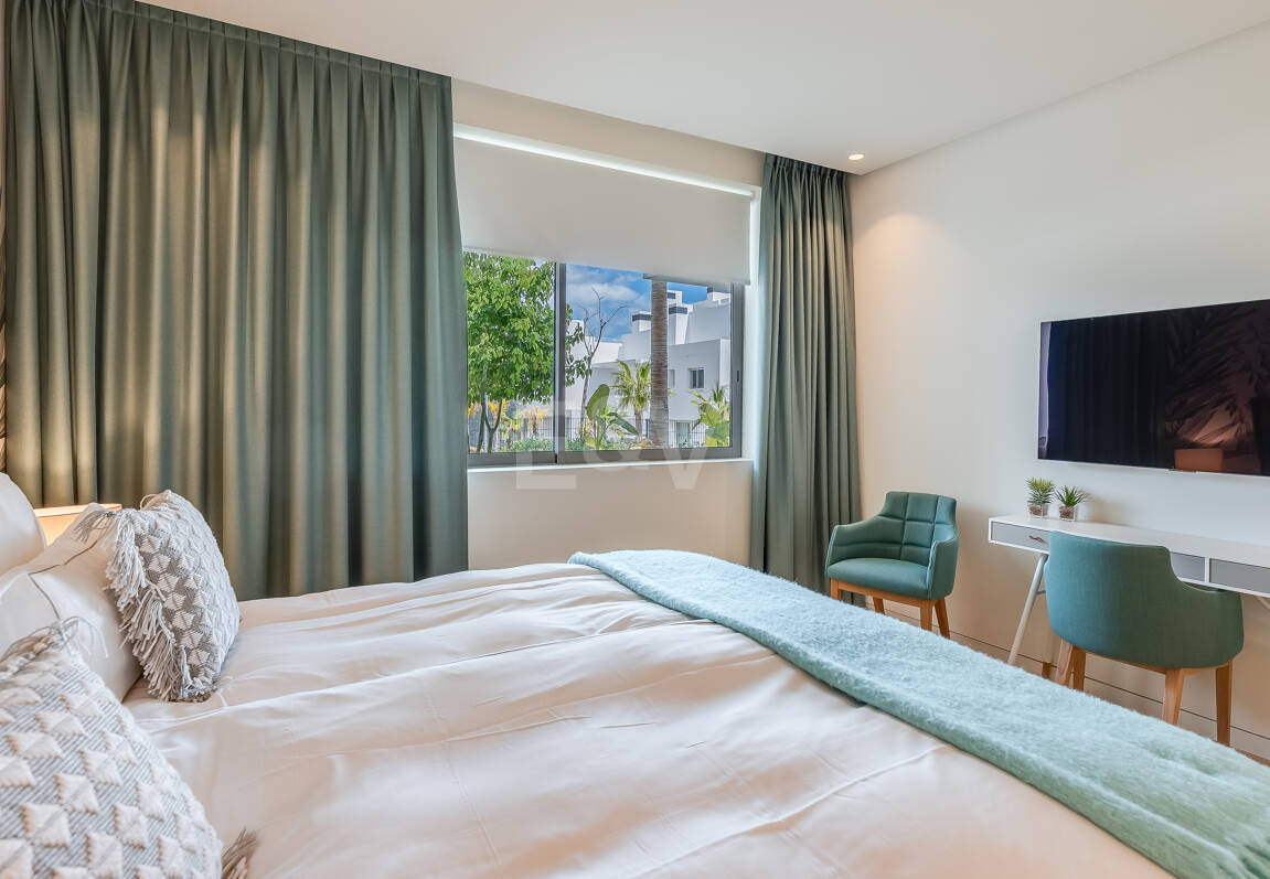 Fully furnished garden Apartment in Palo Alto with Panoramic Sea Views