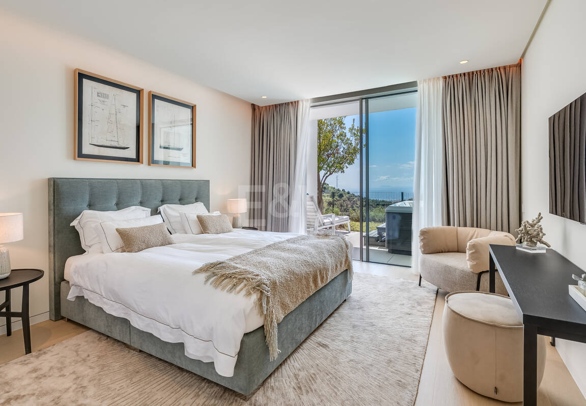 Fully furnished garden Apartment in Palo Alto with Panoramic Sea Views