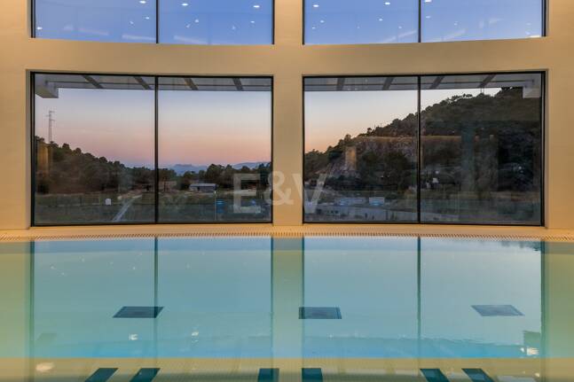 Fully furnished garden Apartment in Palo Alto with Panoramic Sea Views