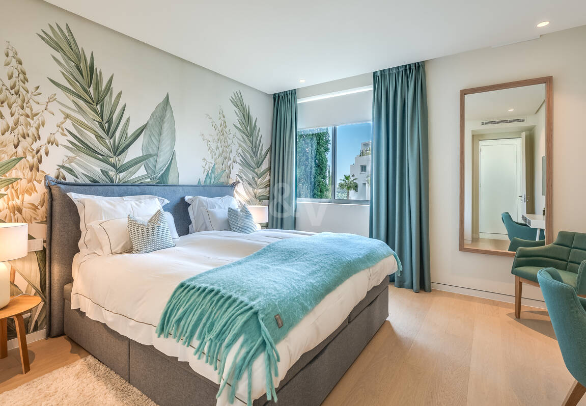 Fully furnished garden Apartment in Palo Alto with Panoramic Sea Views