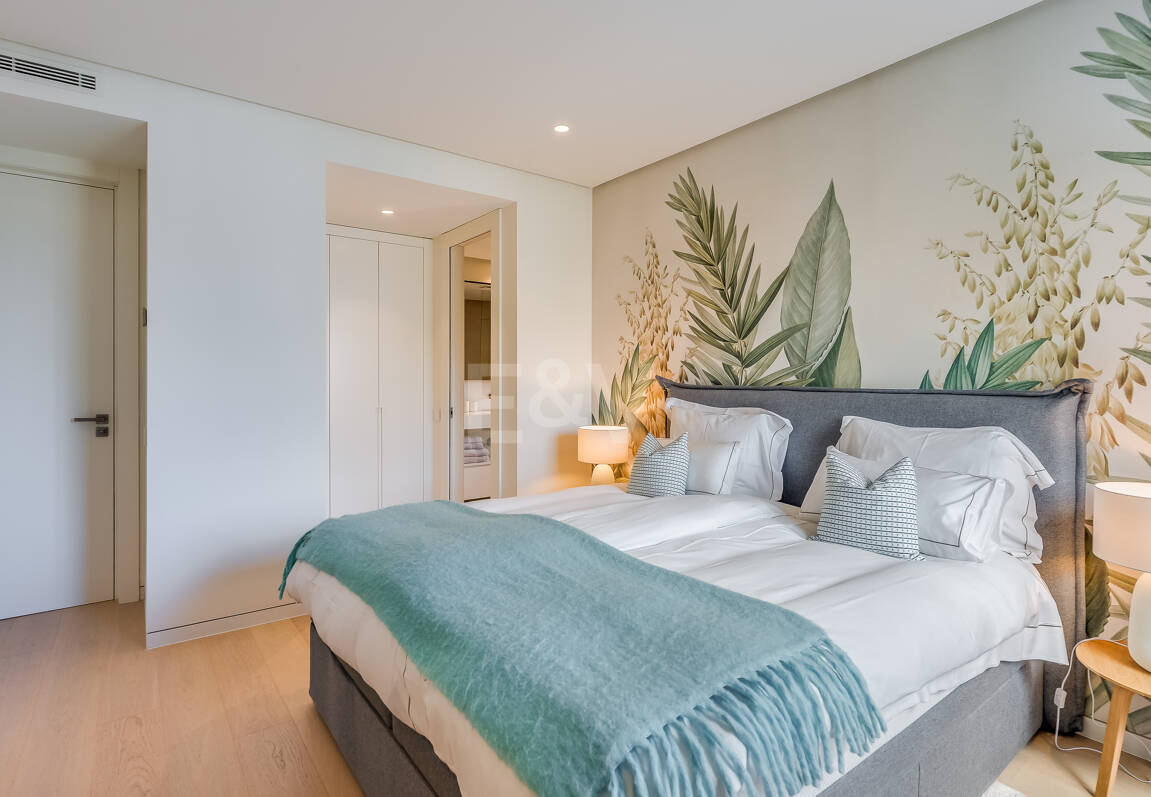 Fully furnished garden Apartment in Palo Alto with Panoramic Sea Views