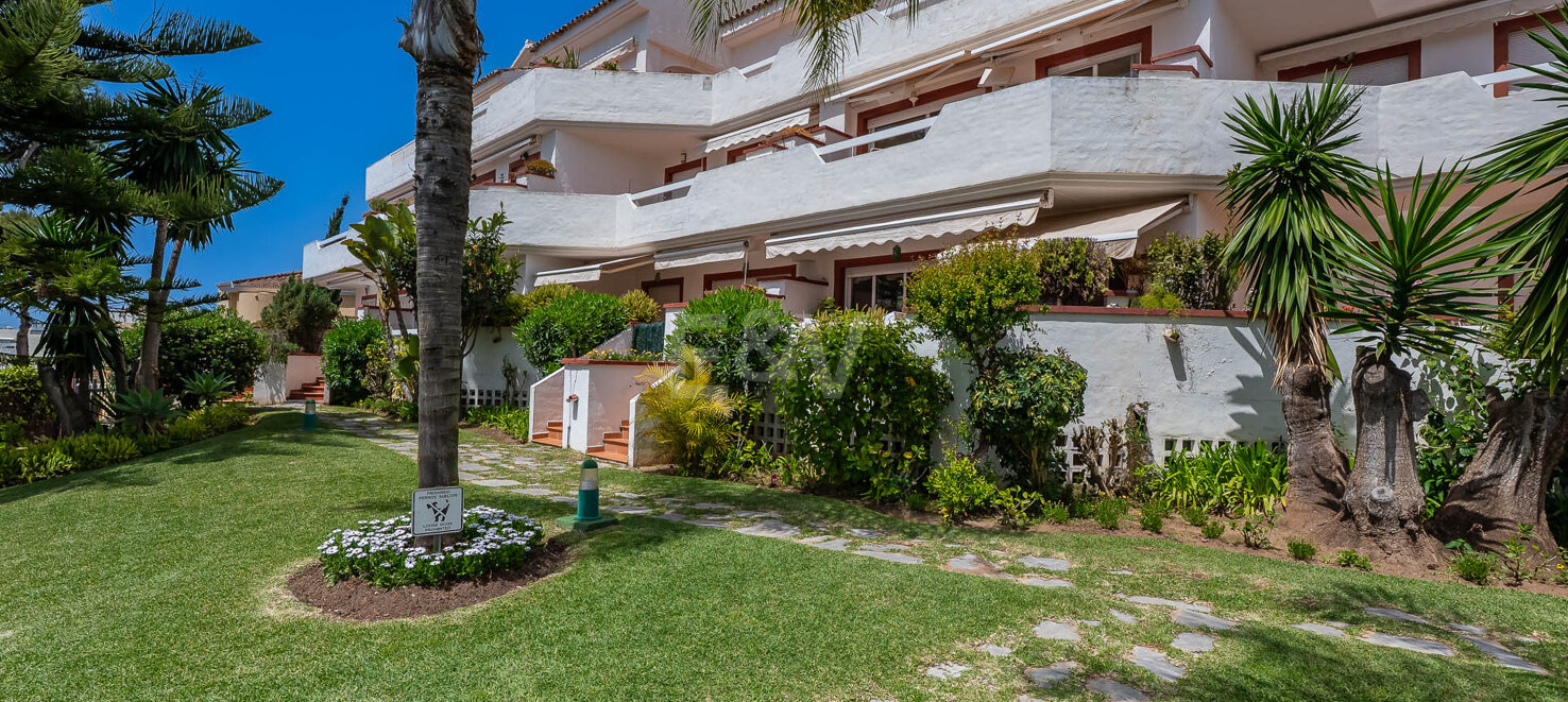Acogedor apartamento de dos habitaciones a 200 metros de la playa en Elviria