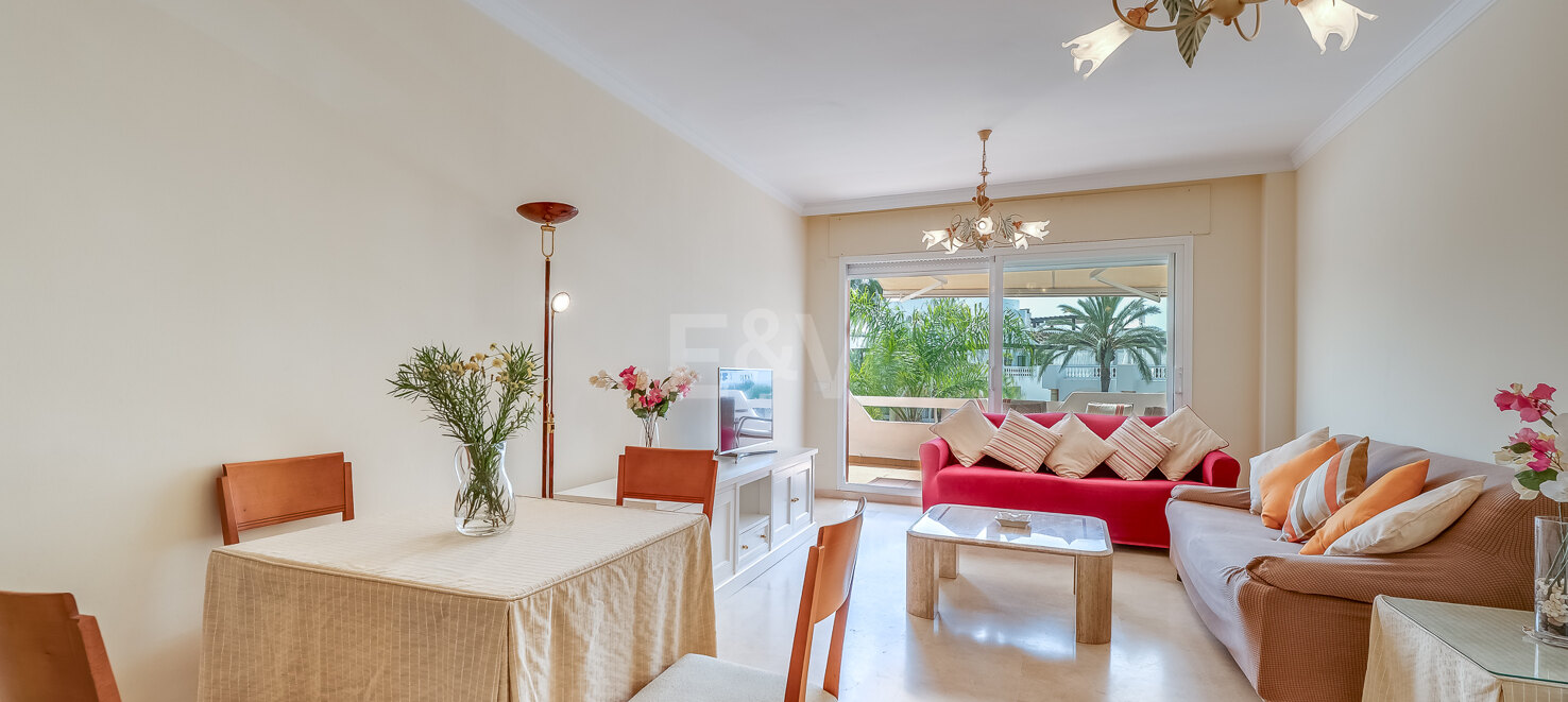 Acogedor apartamento de dos habitaciones a 200 metros de la playa en Elviria
