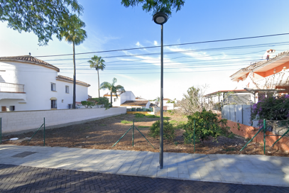 Oszałamiająca Plot z licencją obok plaży