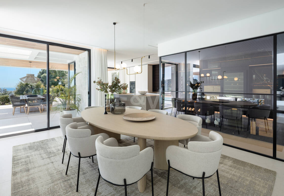 Modern Luxury with Breathtaking Sea Views in La Quinta