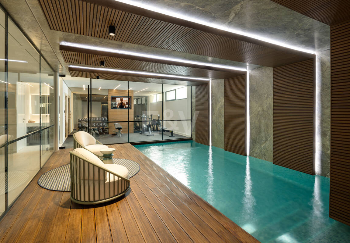 Modern Luxury with Breathtaking Sea Views in La Quinta