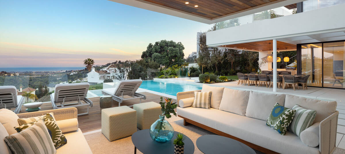 Modern Luxury with Breathtaking Sea Views in La Quinta