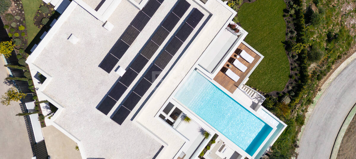Modern Luxury with Breathtaking Sea Views in La Quinta