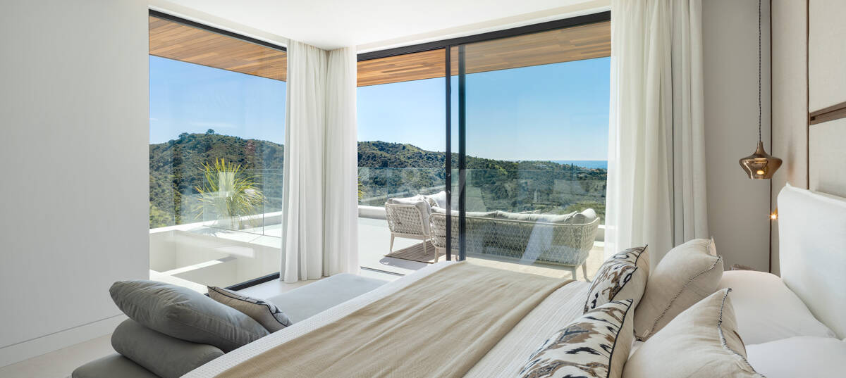 Modern Luxury with Breathtaking Sea Views in La Quinta