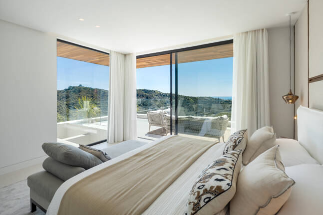 Modern Luxury with Breathtaking Sea Views in La Quinta