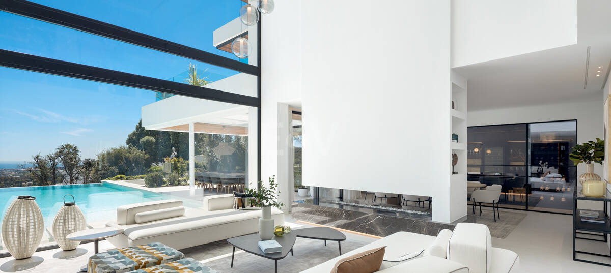 Modern Luxury with Breathtaking Sea Views in La Quinta
