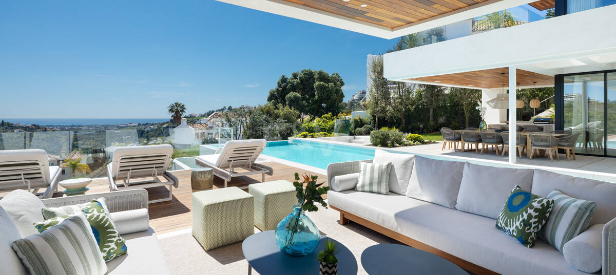 Modern Luxury with Breathtaking Sea Views in La Quinta
