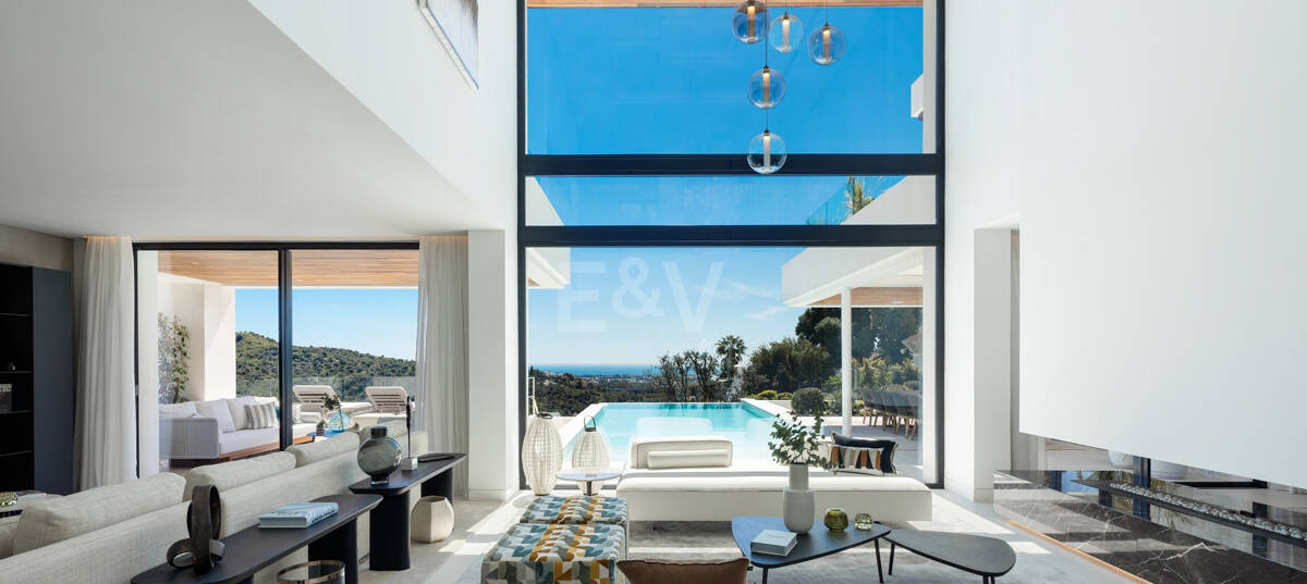 Modern Luxury with Breathtaking Sea Views in La Quinta