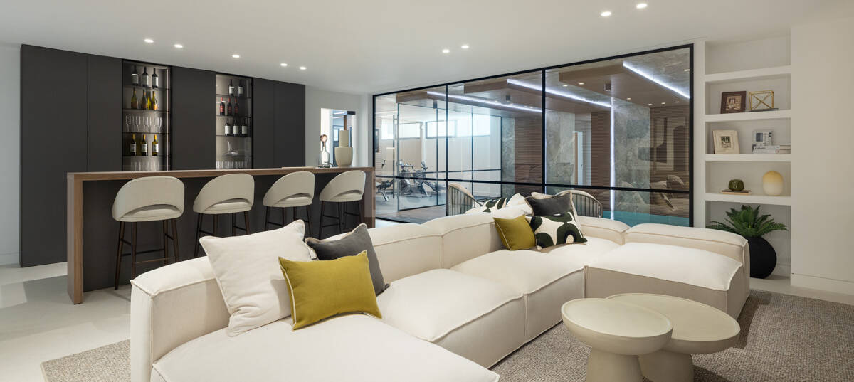 Modern Luxury with Breathtaking Sea Views in La Quinta