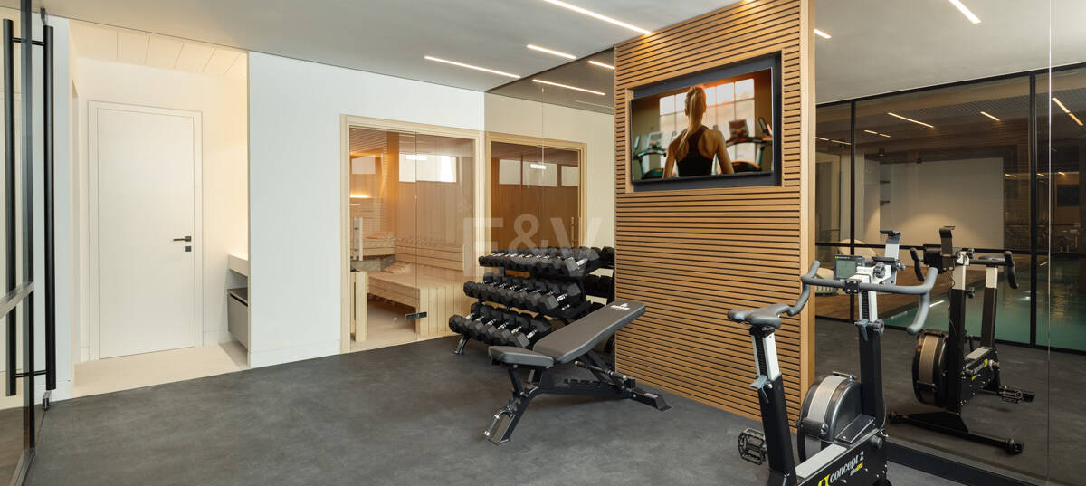 Modern Luxury with Breathtaking Sea Views in La Quinta