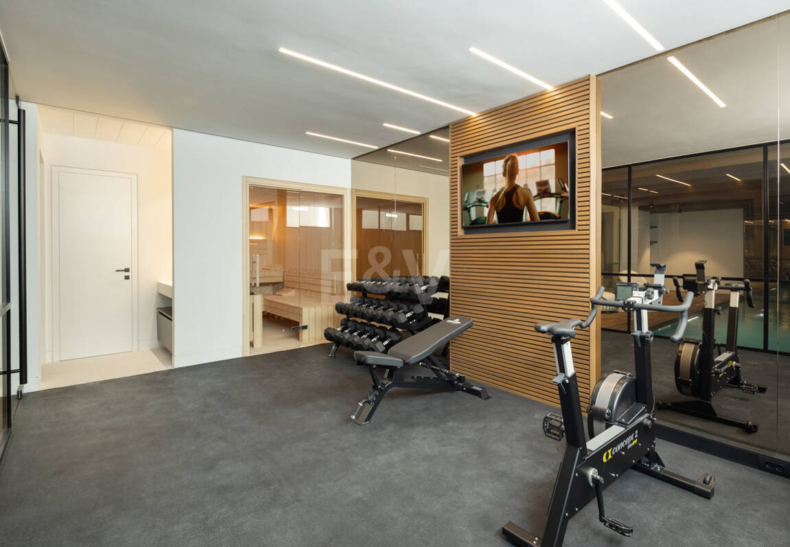 Modern Luxury with Breathtaking Sea Views in La Quinta