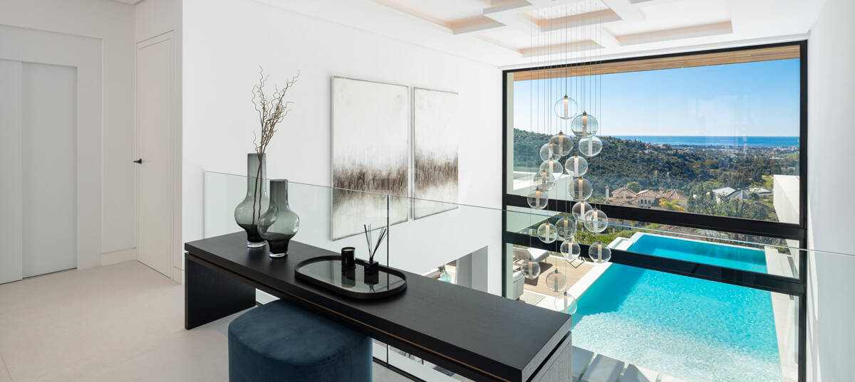 Modern Luxury with Breathtaking Sea Views in La Quinta