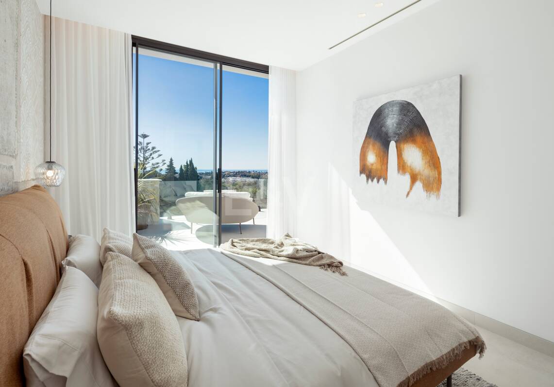 Contemporary Elegant Villa with Panoramic Views in La Quinta