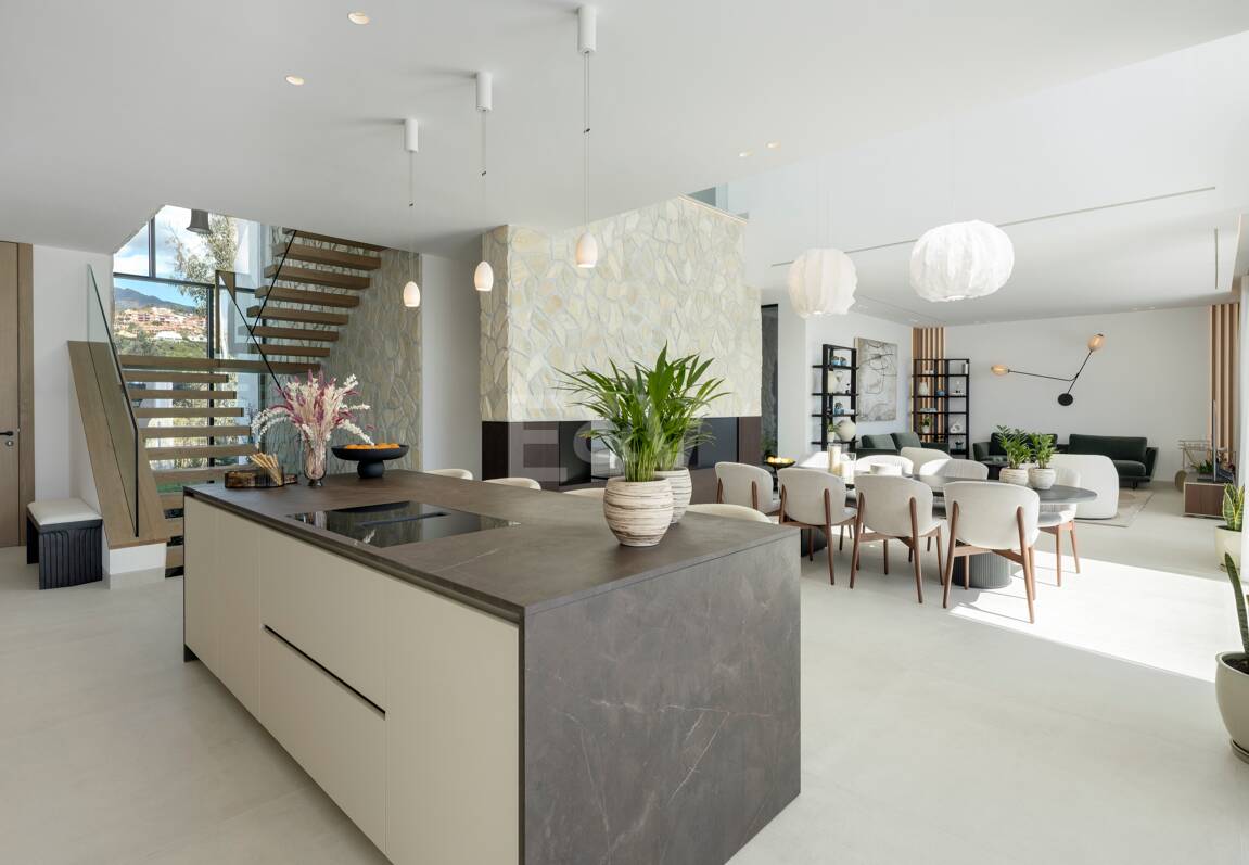 Samtida Elegant Villa med panoramautsikt i La Quinta