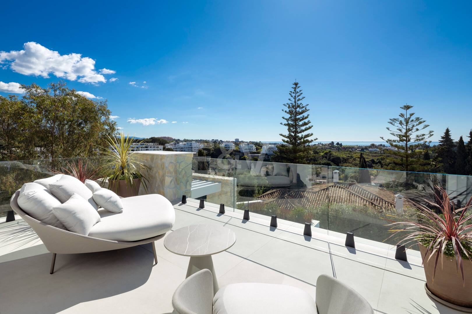 Elegante villa de estilo contemporáneao con vistas panorámicas en La Quinta