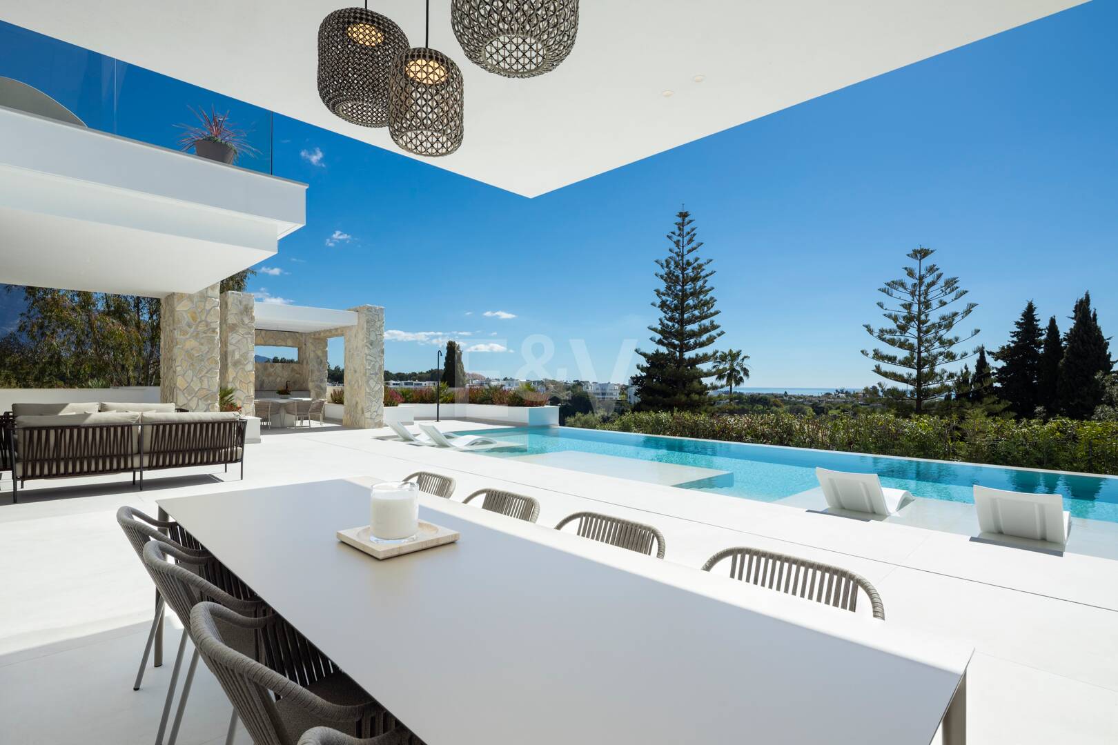 Elegante villa de estilo contemporáneao con vistas panorámicas en La Quinta