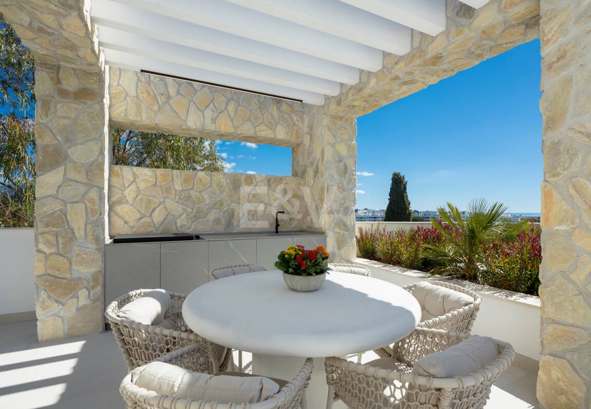 Samtida Elegant Villa med panoramautsikt i La Quinta