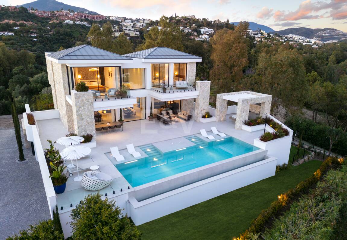 Samtida Elegant Villa med panoramautsikt i La Quinta