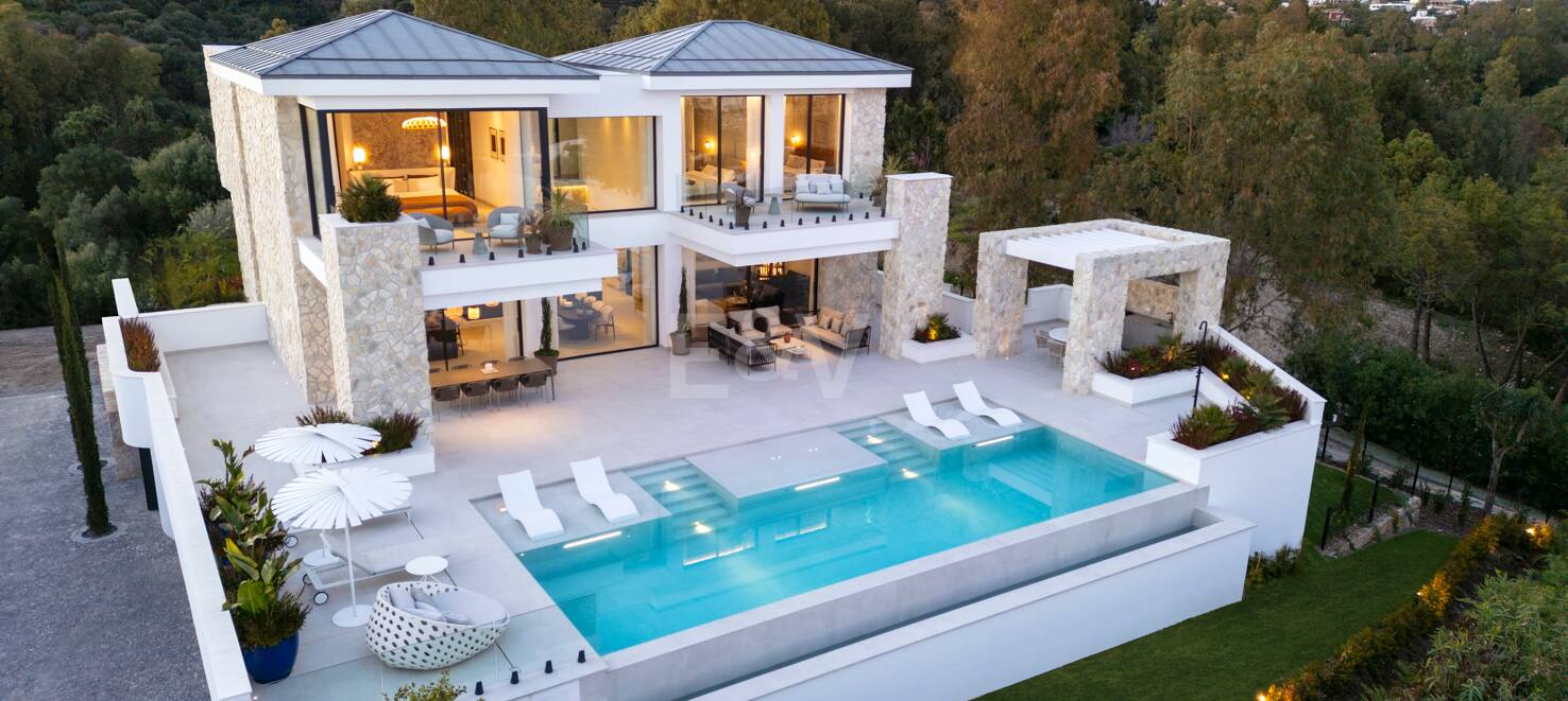 Samtida Elegant Villa med panoramautsikt i La Quinta