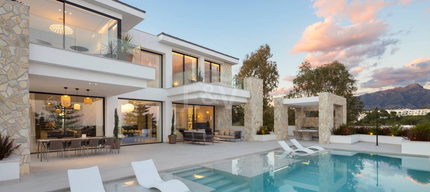 Samtida Elegant Villa med panoramautsikt i La Quinta