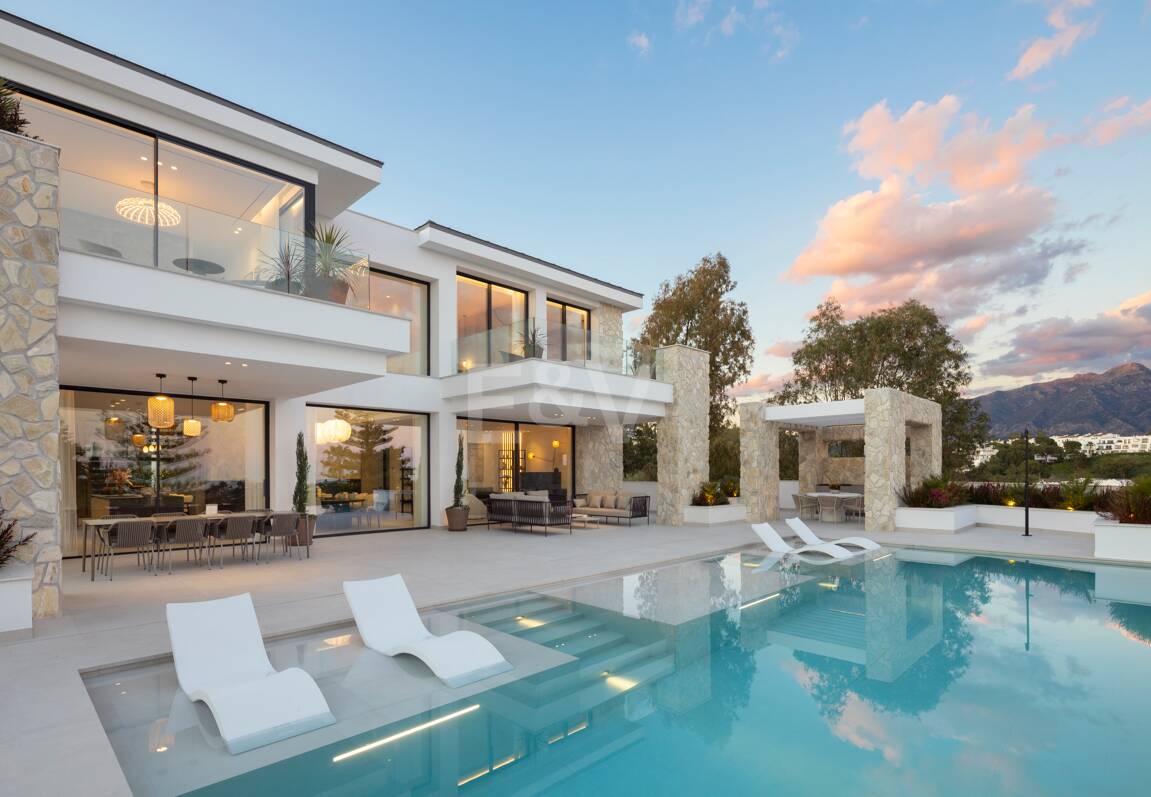 Samtida Elegant Villa med panoramautsikt i La Quinta