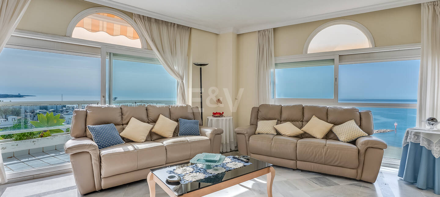 4-rumslägenhet vid stranden med havsutsikt i Marbella