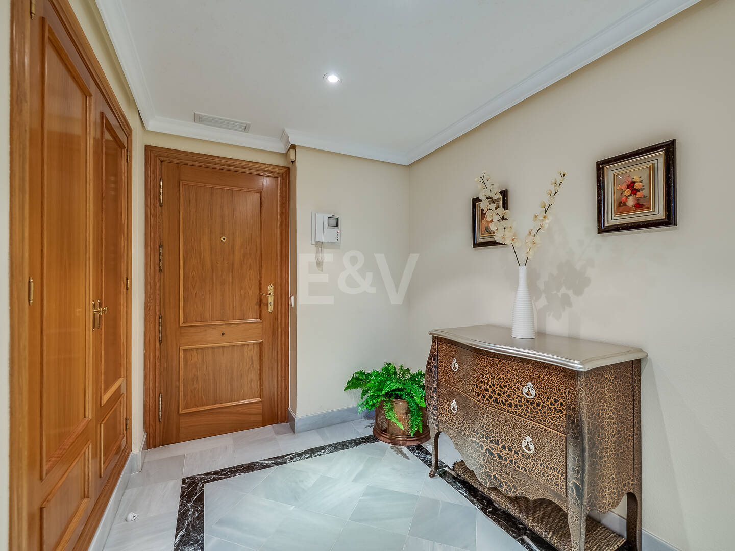 4 Sypialnia Beachfront Apartament z widokiem na morze w Marbella