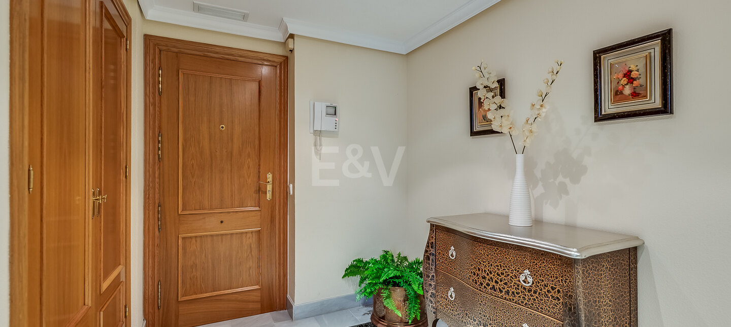 Apartament na sprzedaż w Beach Side Golden Mile, Marbella Golden Mile