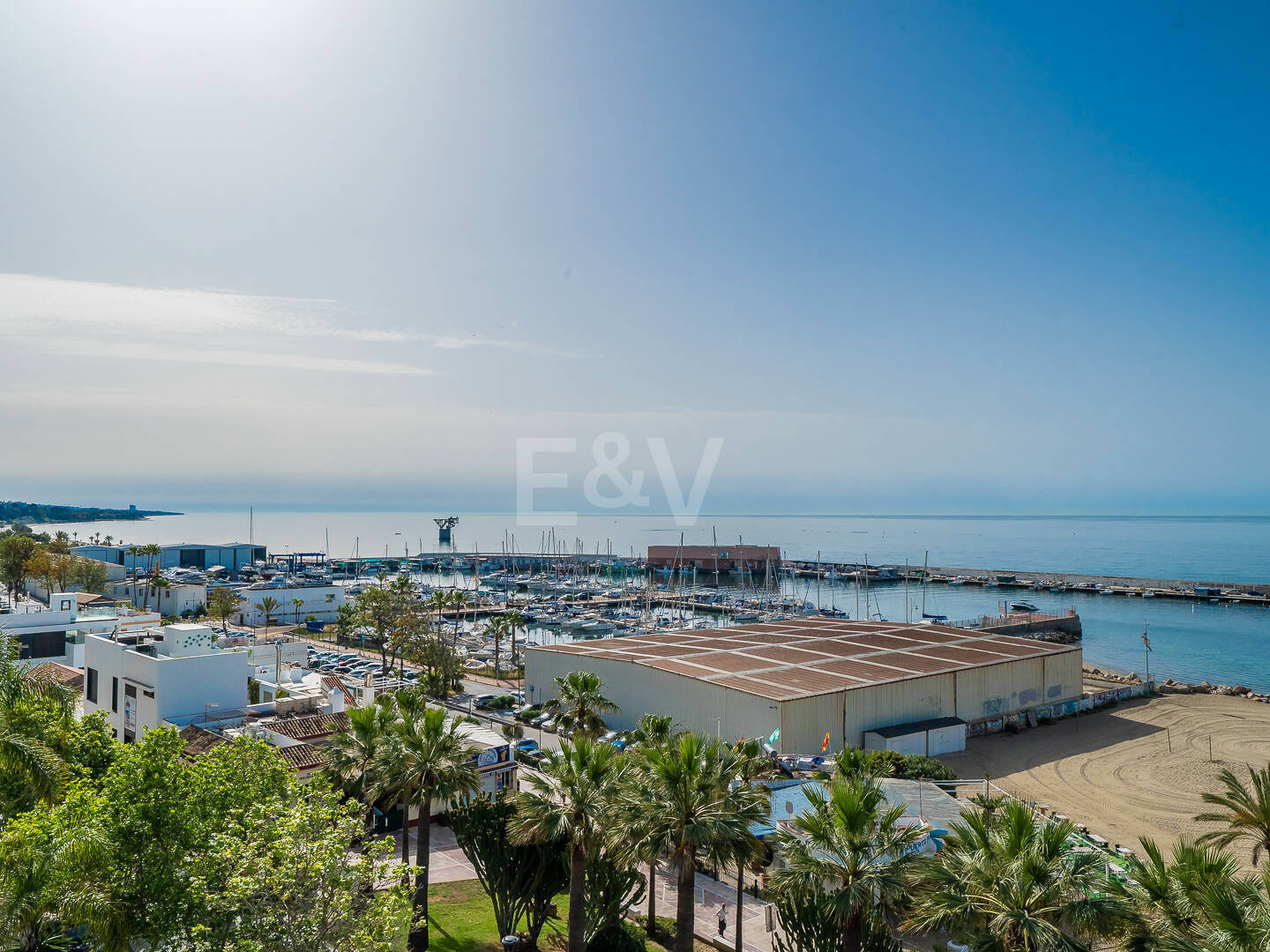 4 Sypialnia Beachfront Apartament z widokiem na morze w Marbella