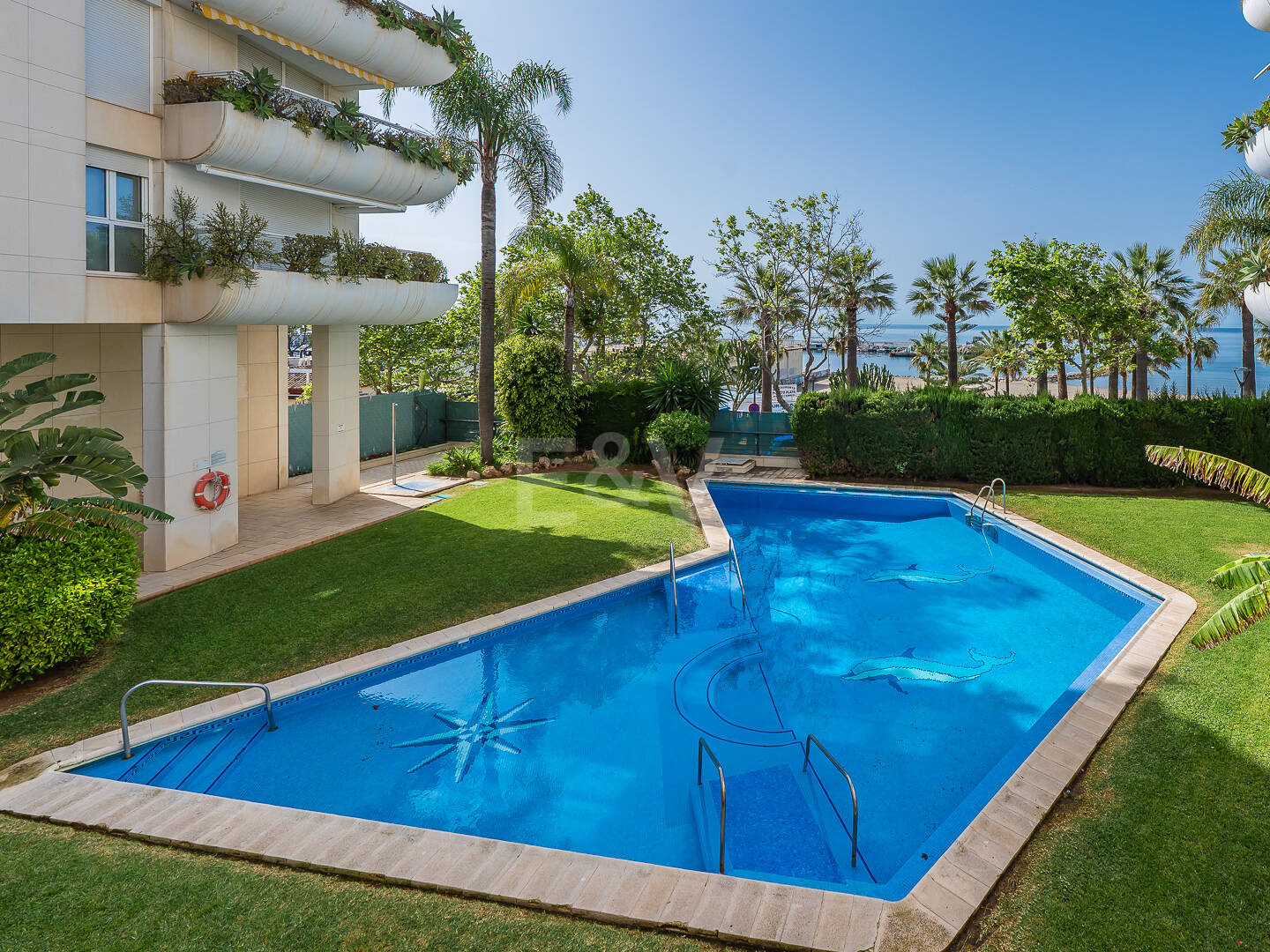 4 Sypialnia Beachfront Apartament z widokiem na morze w Marbella