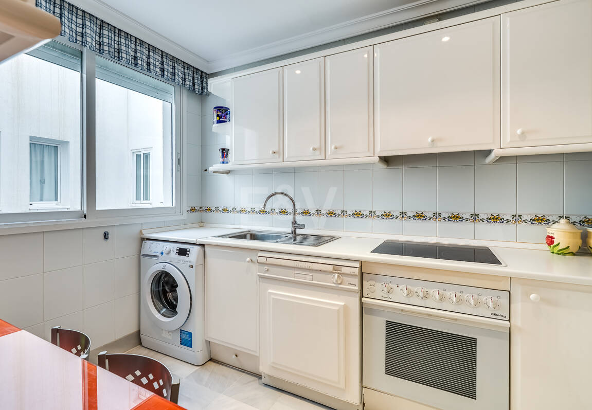 4-rumslägenhet vid stranden med havsutsikt i Marbella