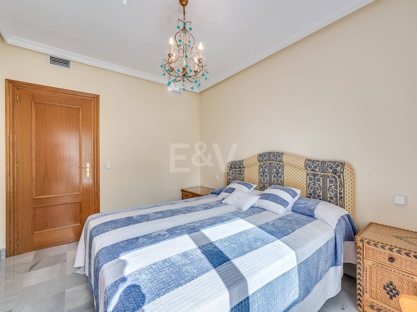 4 Sypialnia Beachfront Apartament z widokiem na morze w Marbella