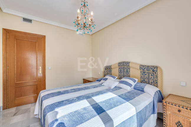 4-rumslägenhet vid stranden med havsutsikt i Marbella