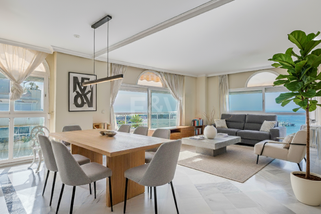 4-rumslägenhet vid stranden med havsutsikt i Marbella