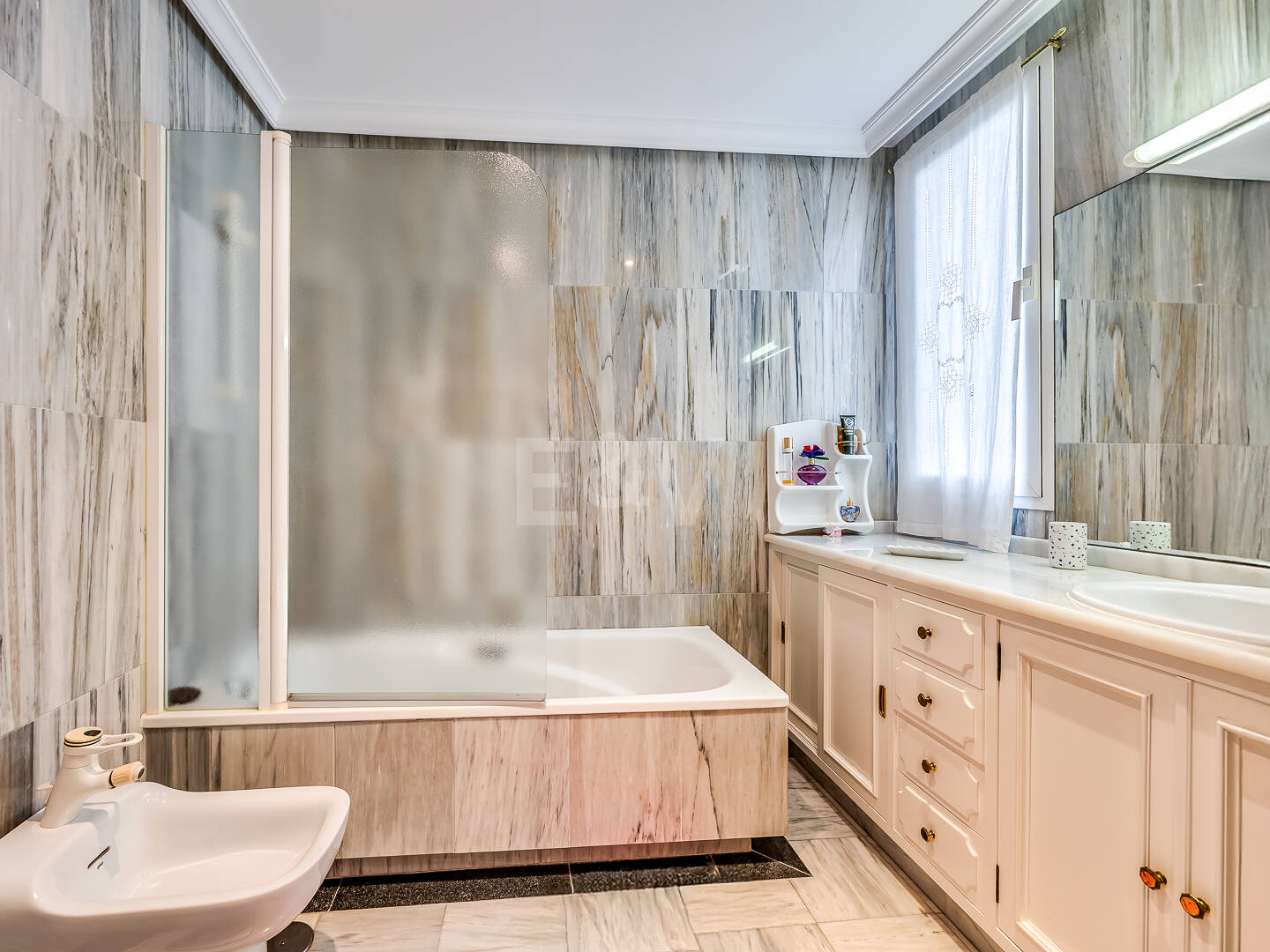 4 Sypialnia Beachfront Apartament z widokiem na morze w Marbella