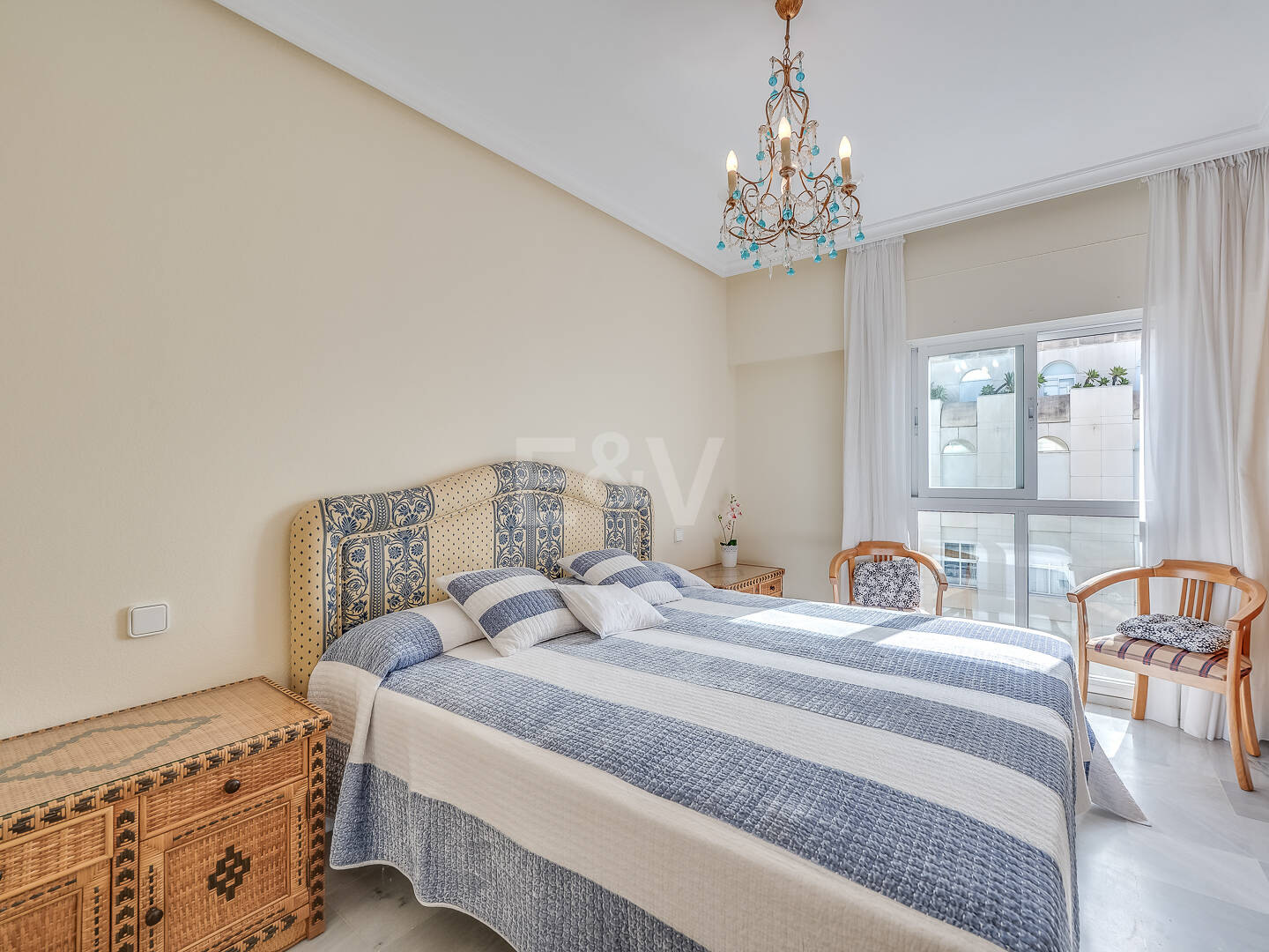 4 Sypialnia Beachfront Apartament z widokiem na morze w Marbella