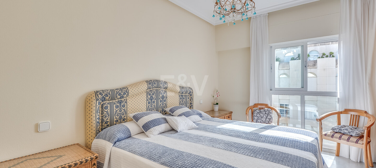 Apartament na sprzedaż w Beach Side Golden Mile, Marbella Golden Mile
